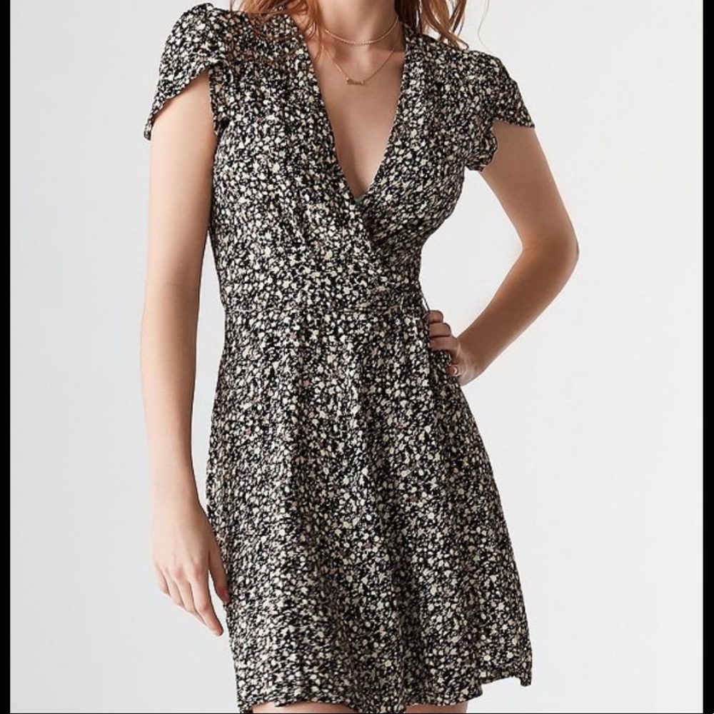 UO x Rollas Floral Mini Wrap Dress (NWT)